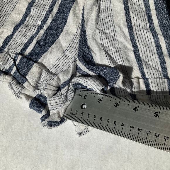 FOREVER 21 Women’s Casual Shorts size S, Stripes Blue & White - Picture 5 of 9